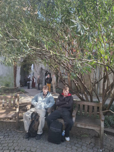 c4093706-25fd-4e5b-8e9f-13136d45be62 